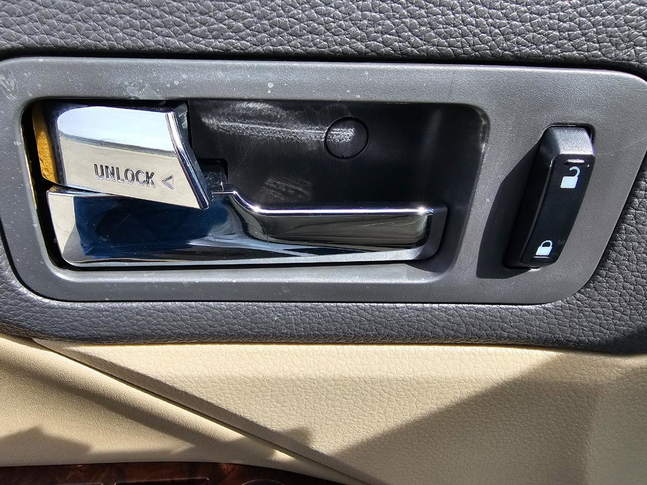 Used 2012 Ford Fusion SEL image 28