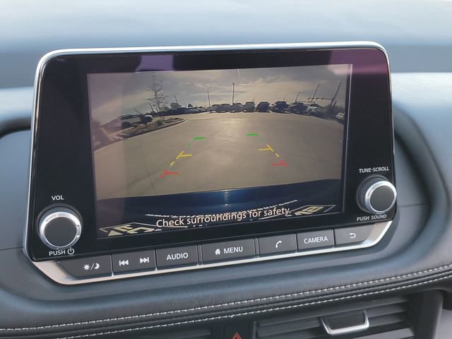 Used 2025 Nissan Rogue SV image 14