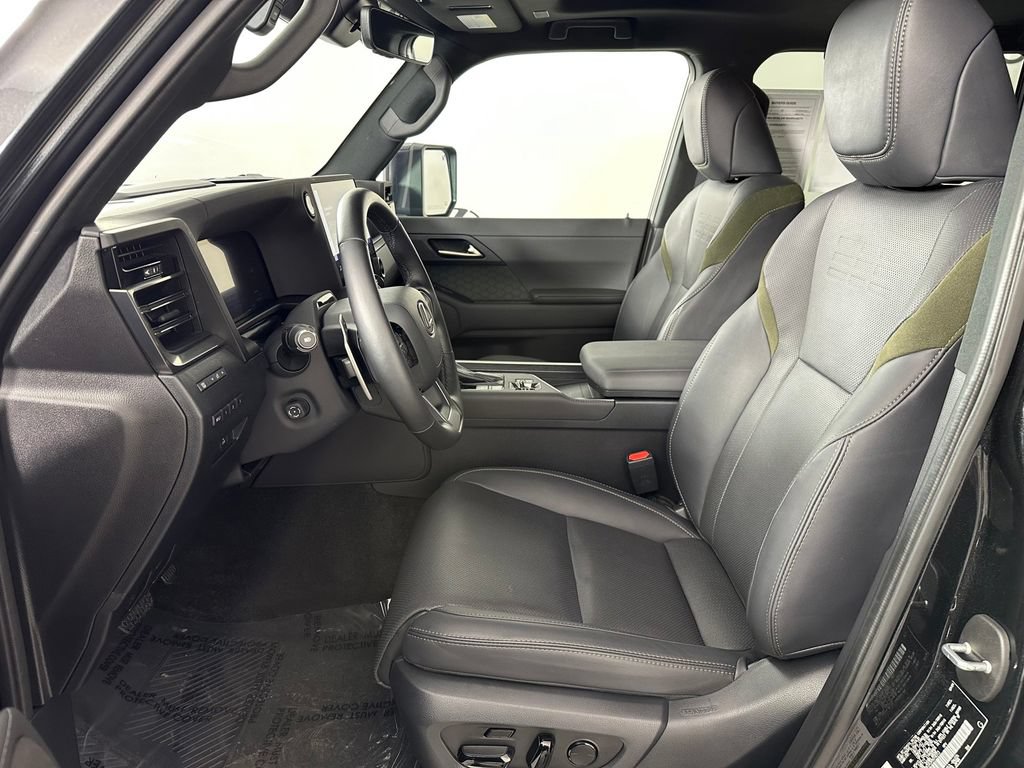 Used 2024 Lexus GX 550 AWD/4WD image 17