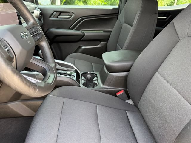Used 2024 Chevrolet Colorado Trail Boss w/ Technology Package AWD/4WD image 9