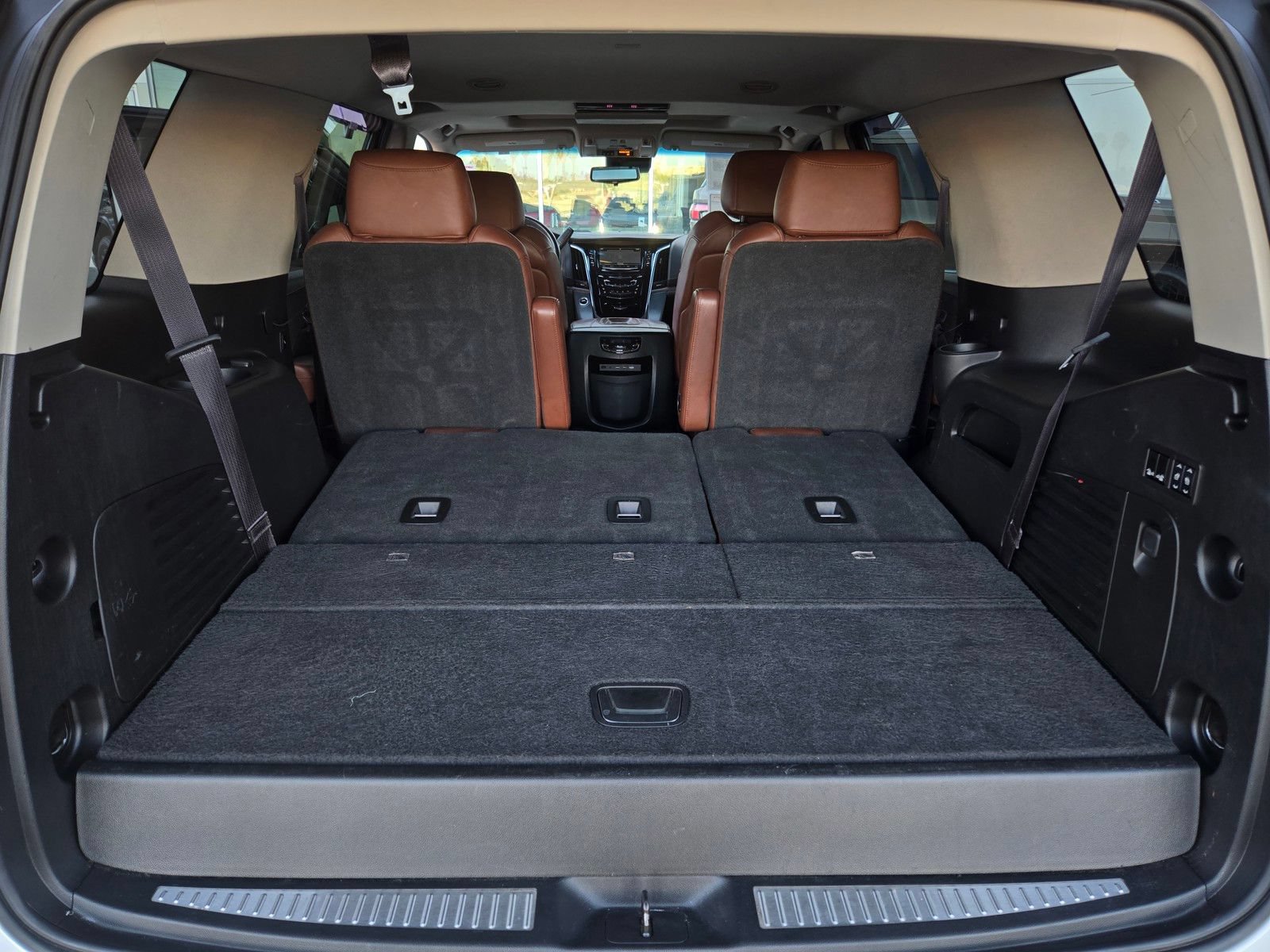 Used 2017 Cadillac Escalade Premium Luxury AWD/4WD image 30