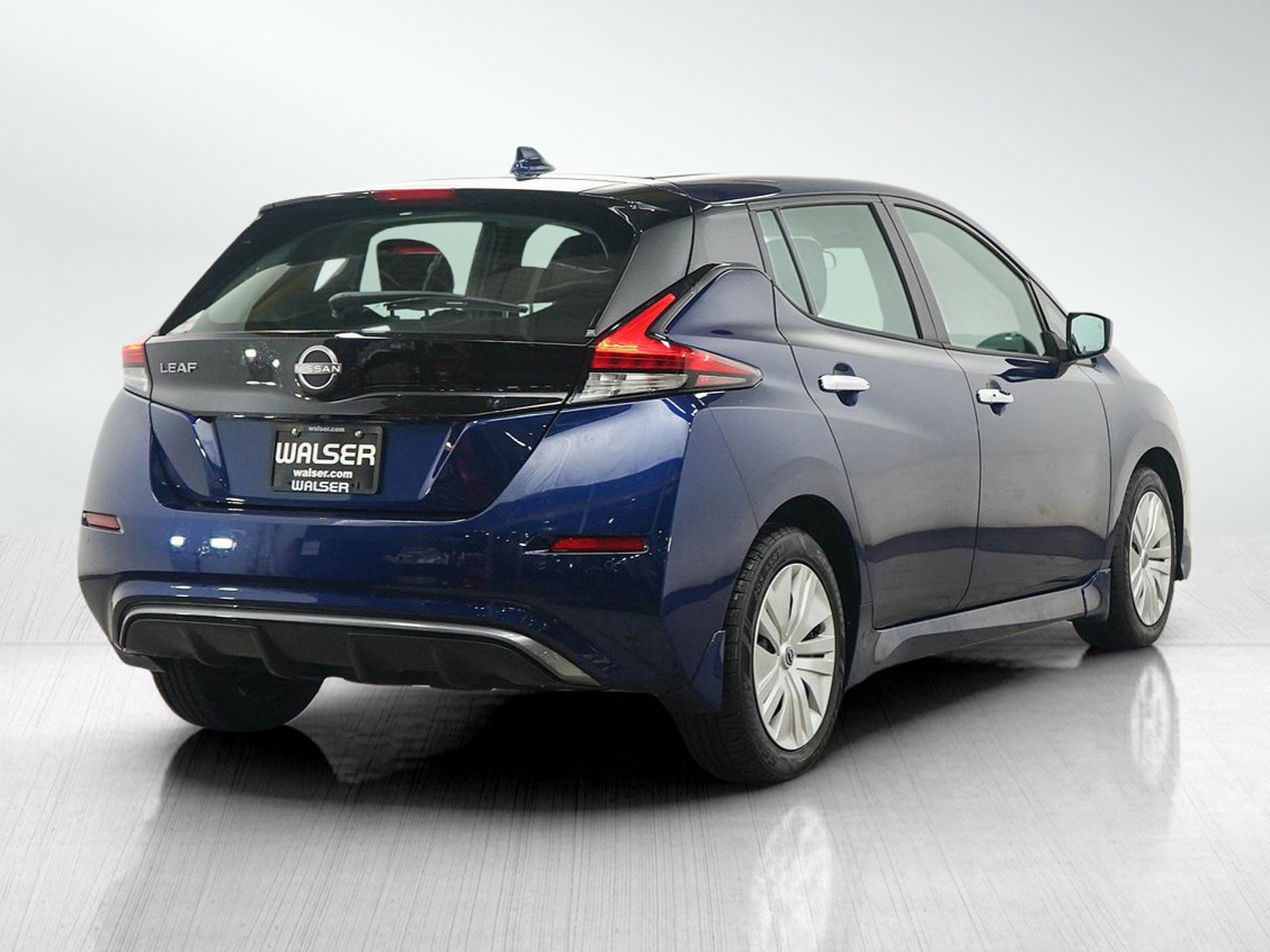 Used 2025 Nissan Leaf S FWD image 5