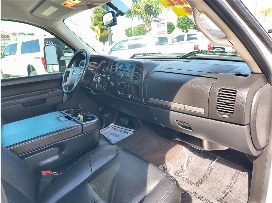 Used 2011 GMC Sierra 2500 SLE w/ SLE Preferred Package AWD/4WD image 13