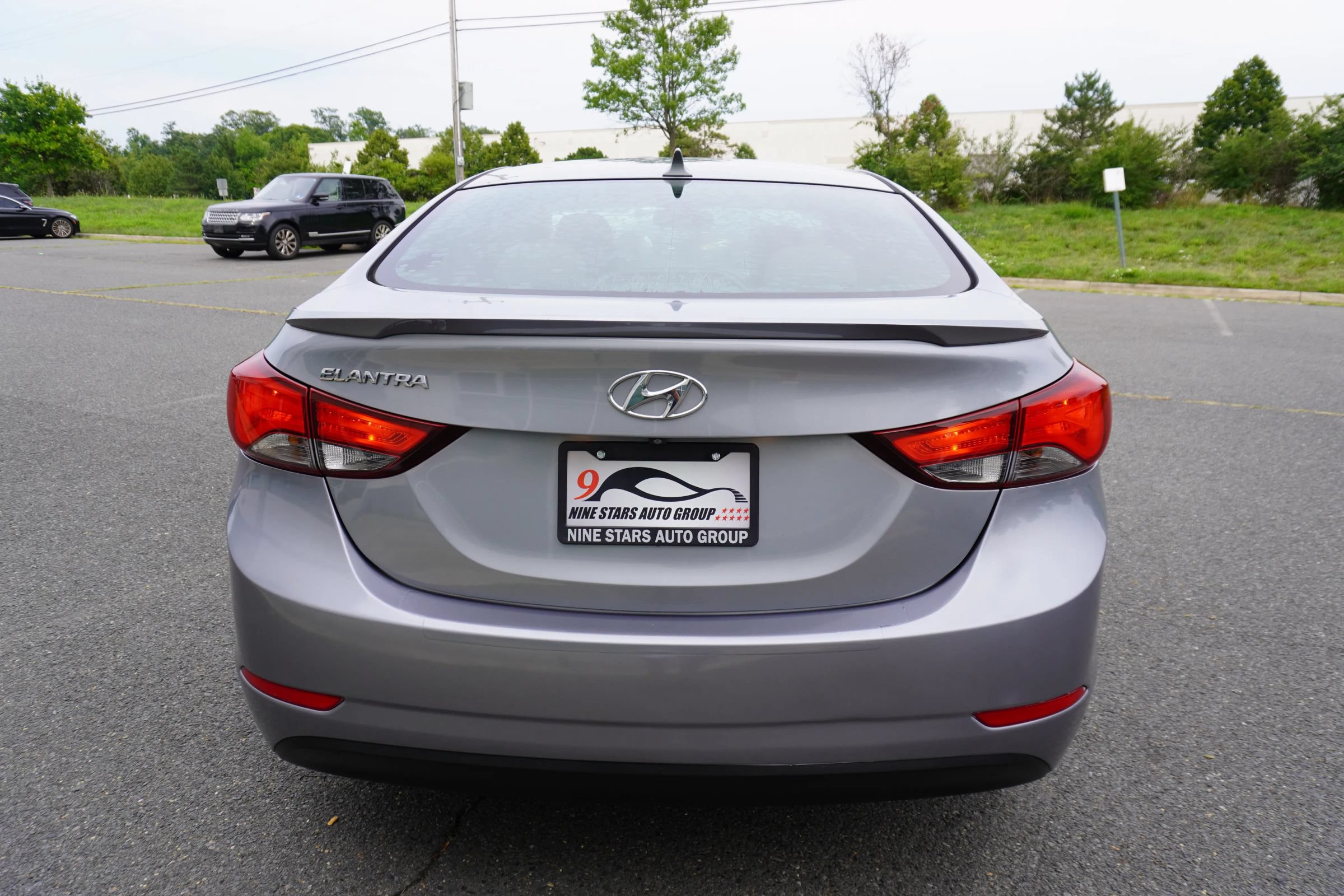 Used 2015 Hyundai Elantra SE w/ Option Group 02 FWD image 6