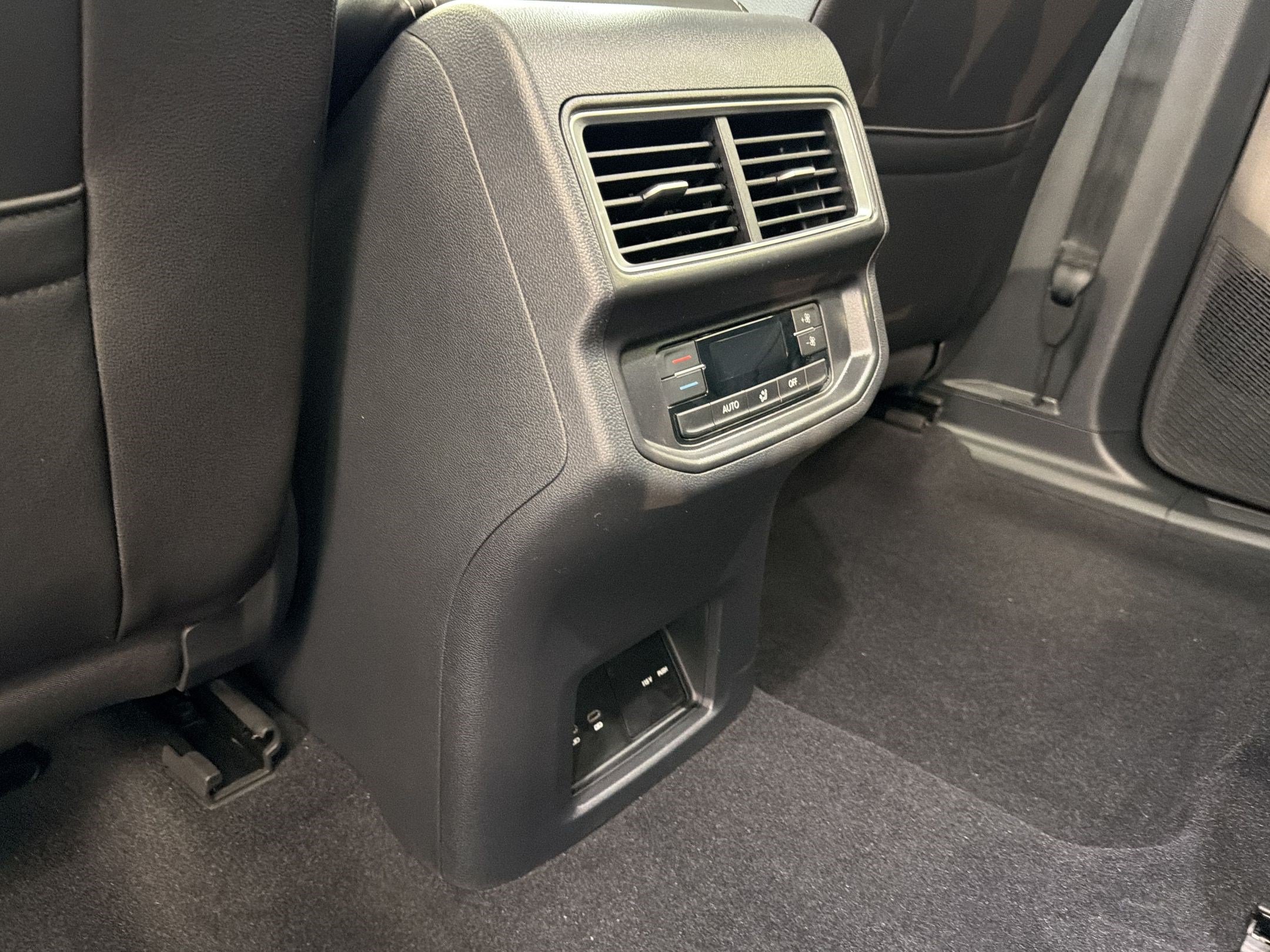 New 2026 Volkswagen Atlas SE FWD image 33