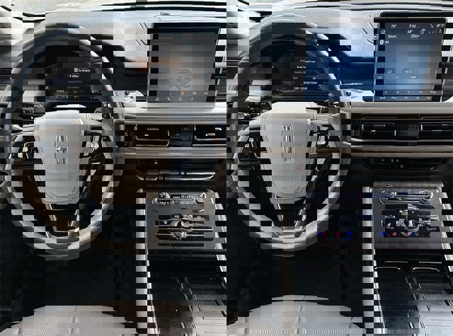 Used 2021 Lincoln Aviator Reserve w/ Elements Package Plus image 12