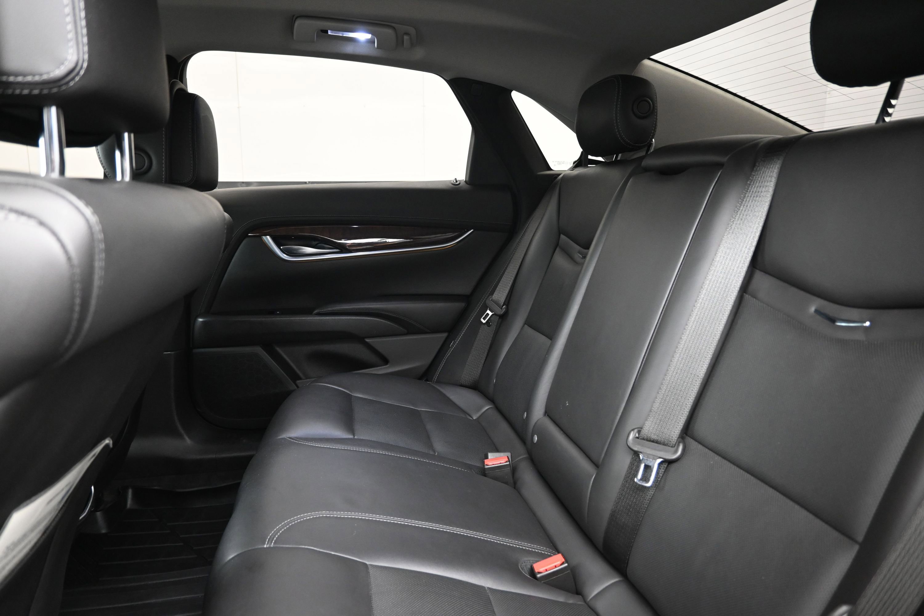 Used 2014 Cadillac XTS Luxury w/ Driver Awareness Package FWD image 21