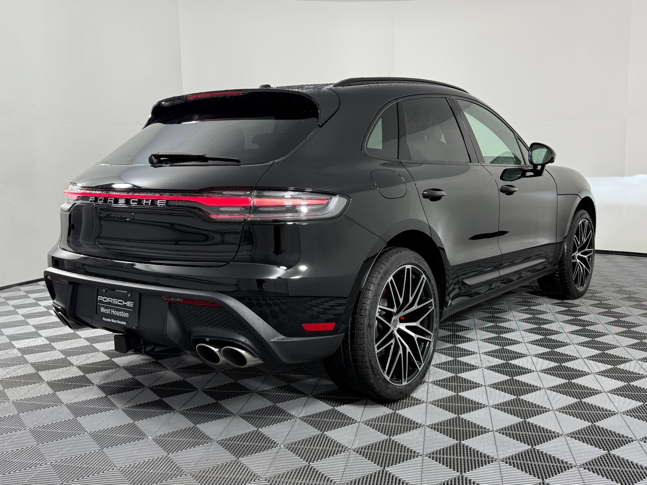 Used 2026 Porsche Macan S AWD/4WD image 9