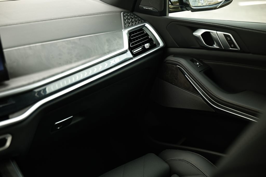 New 2026 BMW X5 xDrive50e w/ M Sport Package image 31