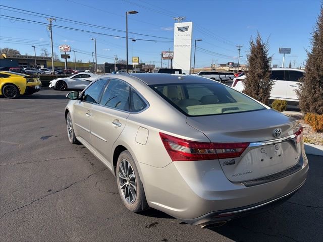 Used 2018 Toyota Avalon XLE Premium image 7