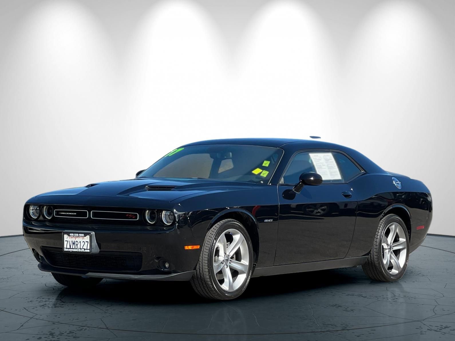 Used 2017 Dodge Challenger R/T image 8
