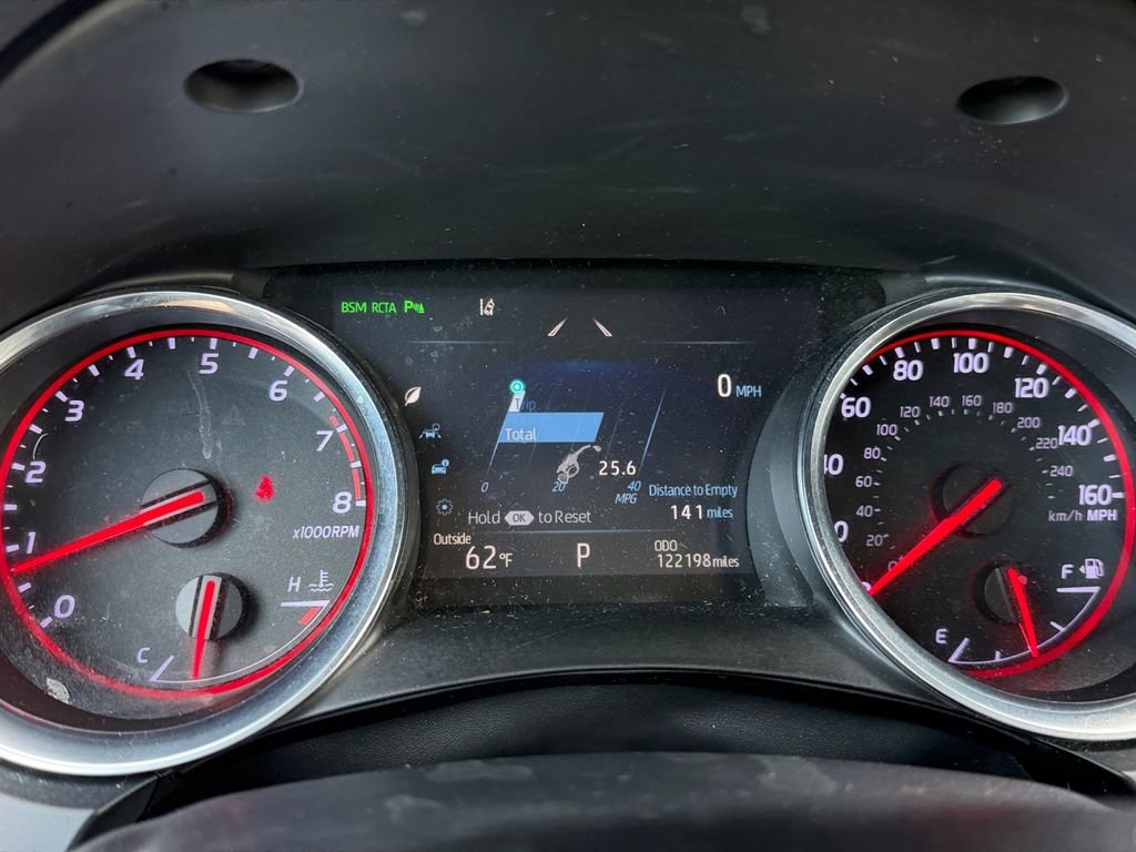 Used 2018 Toyota Camry XSE FWD image 25