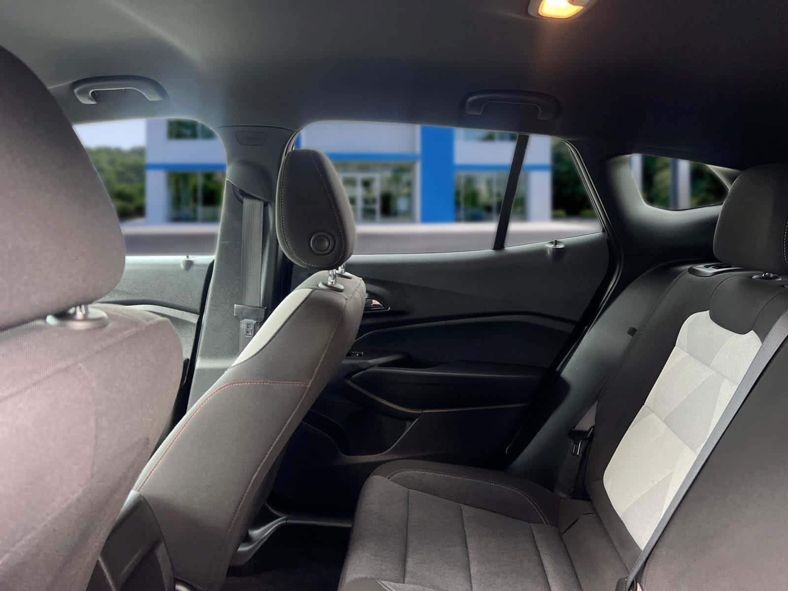 Certified 2024 Chevrolet Trax RS FWD image 26
