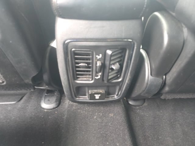 Used 2019 Jeep Grand Cherokee Altitude AWD/4WD image 16
