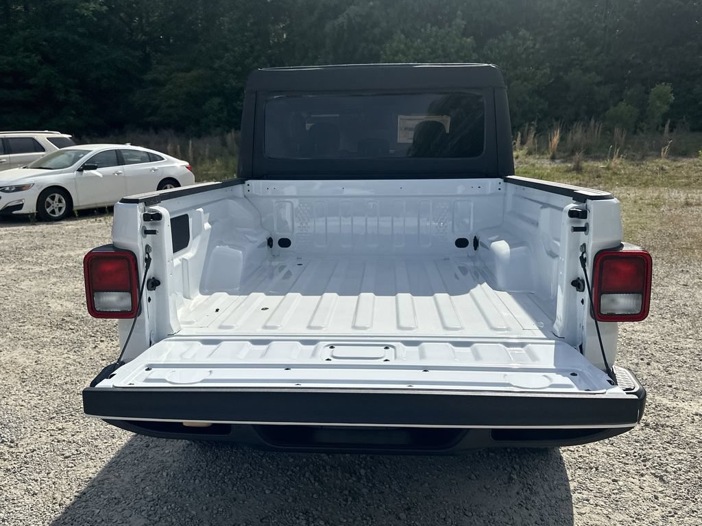 New 2026 Jeep Gladiator Sport AWD/4WD image 18