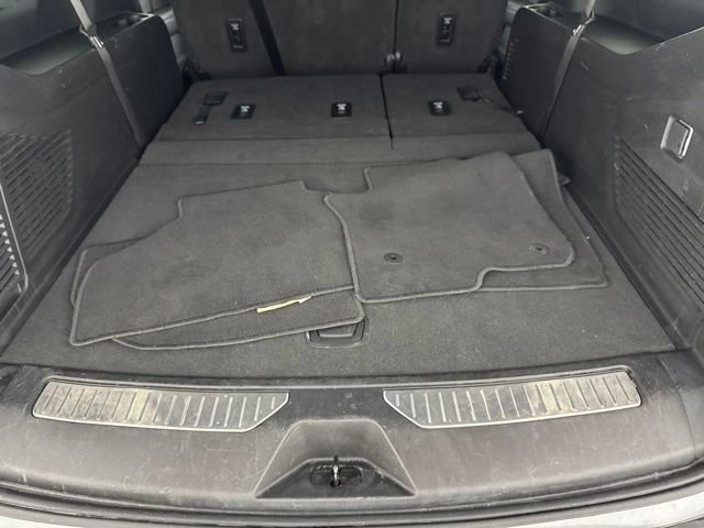 Used 2025 Chevrolet Suburban Z71 AWD/4WD image 31