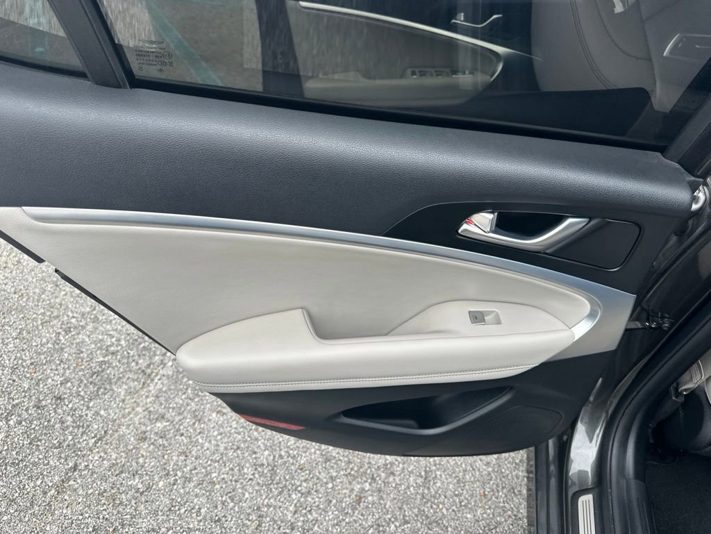 Used 2023 Genesis G70 2.0T RWD image 24