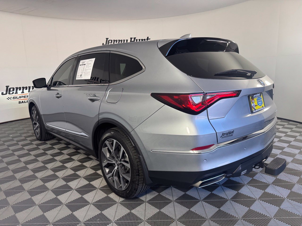 Used 2023 Acura MDX w/ Technology Package AWD/4WD image 8