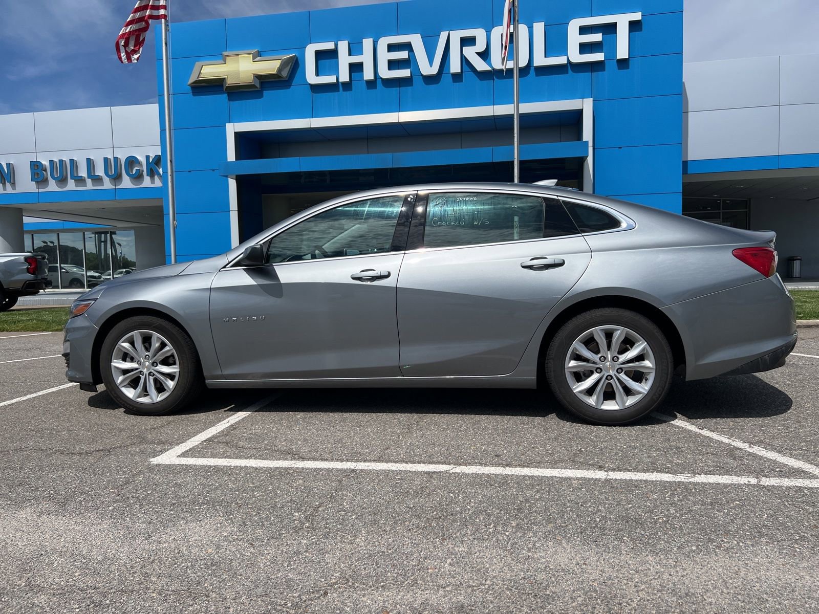 Used 2024 Chevrolet Malibu LT image 2