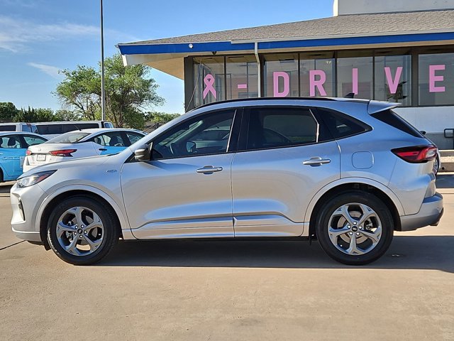 Used 2023 Ford Escape ST-Line w/ Tech Pack #1 FWD image 9