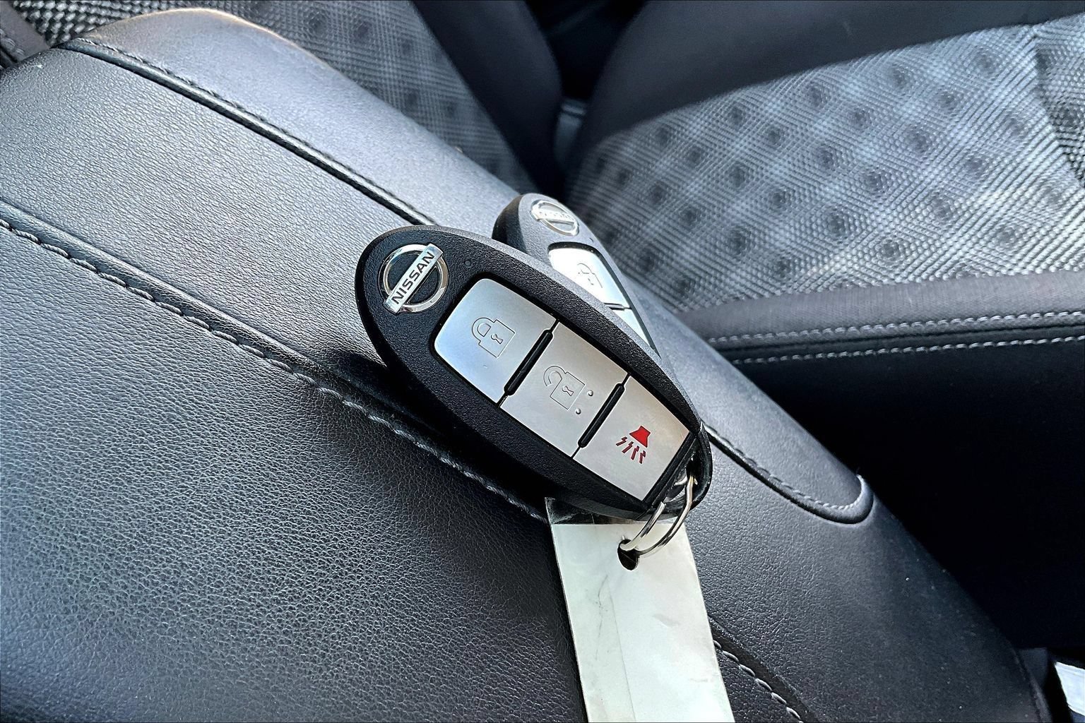 Used 2020 Nissan Rogue Sport SV AWD/4WD image 30