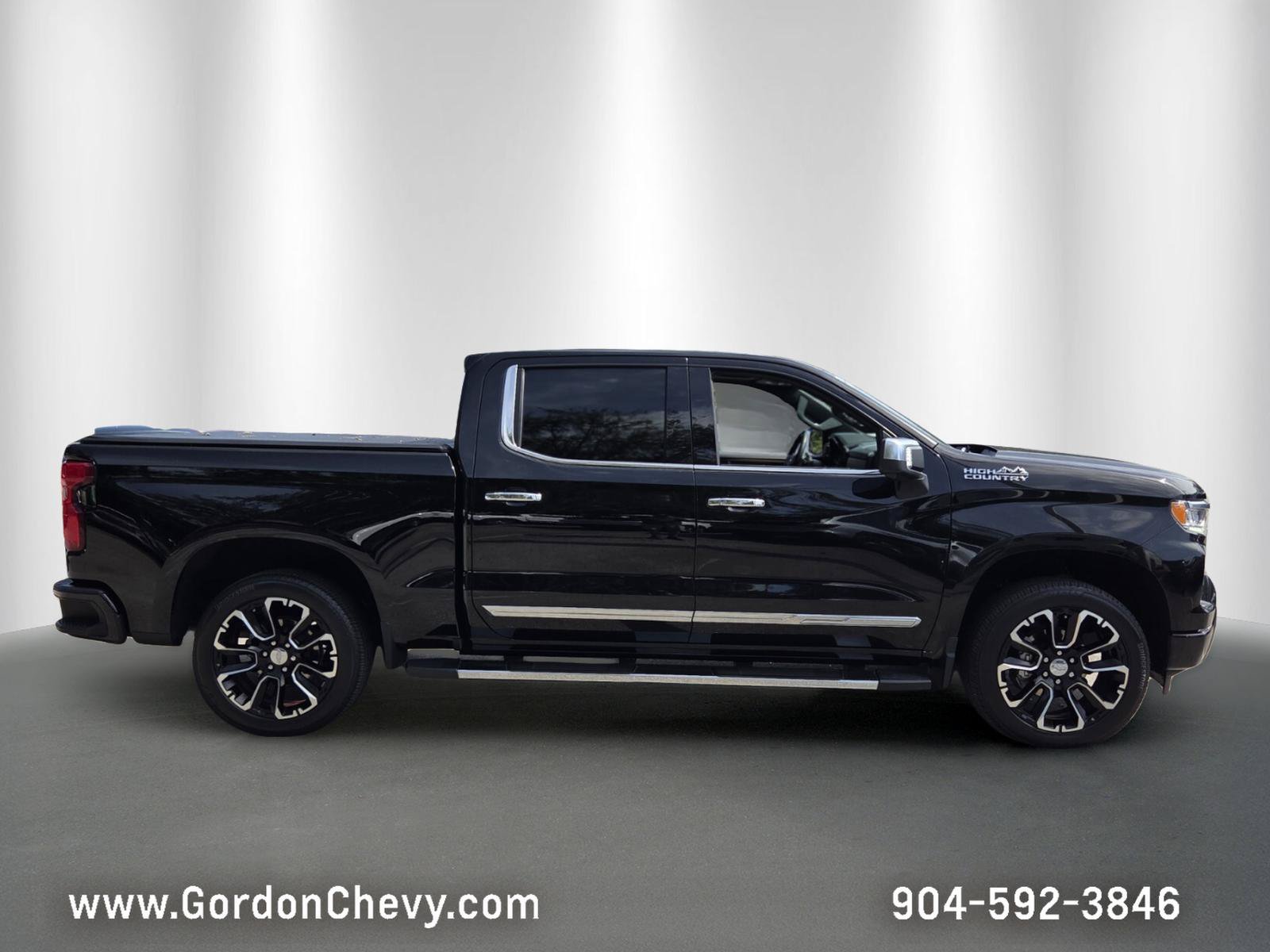 Certified 2024 Chevrolet Silverado 1500 High Country w/ High Country Premium Package AWD/4WD image 7