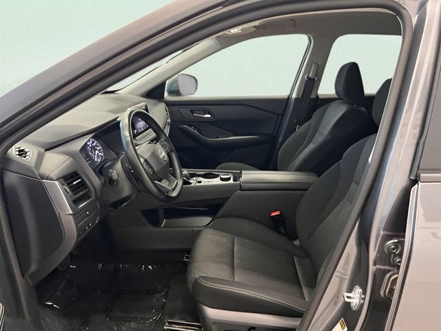 Used 2025 Nissan Rogue SV AWD/4WD image 14