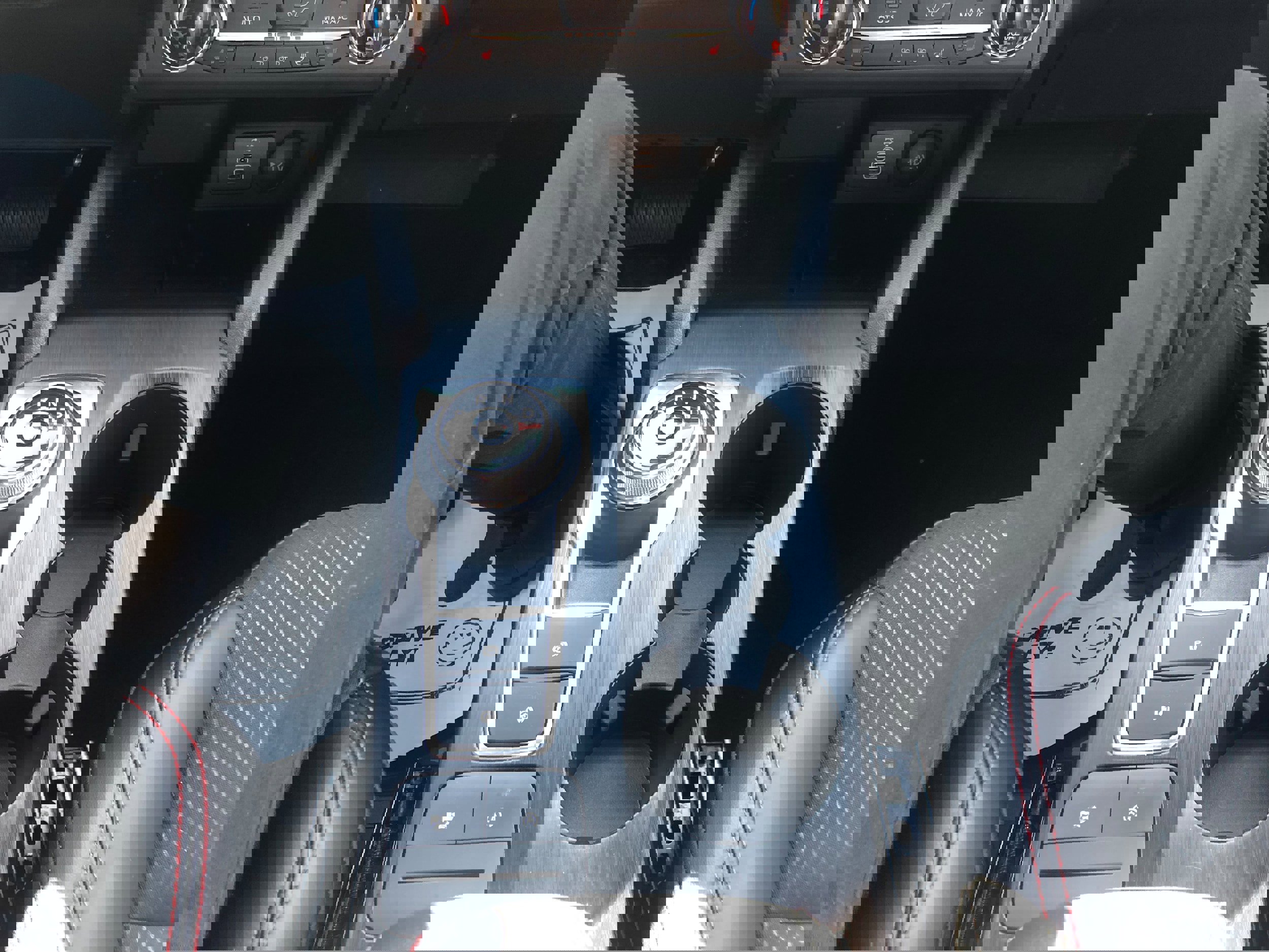 Used 2025 Ford Escape ST-Line w/ Cold Weather Package image 13