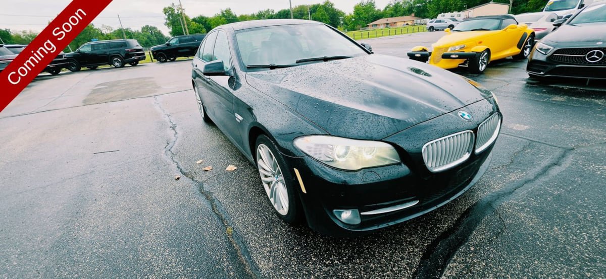 Used 2012 BMW 550i xDrive Sedan AWD/4WD image 1