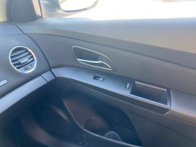Used 2015 Chevrolet Cruze LT w/ Technology Package FWD image 25