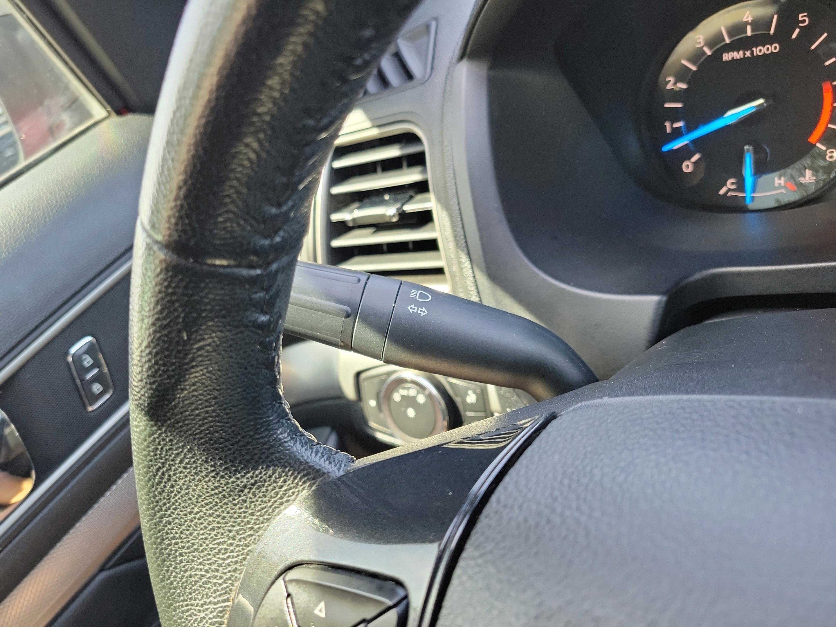 Used 2018 Ford Explorer XLT FWD image 24