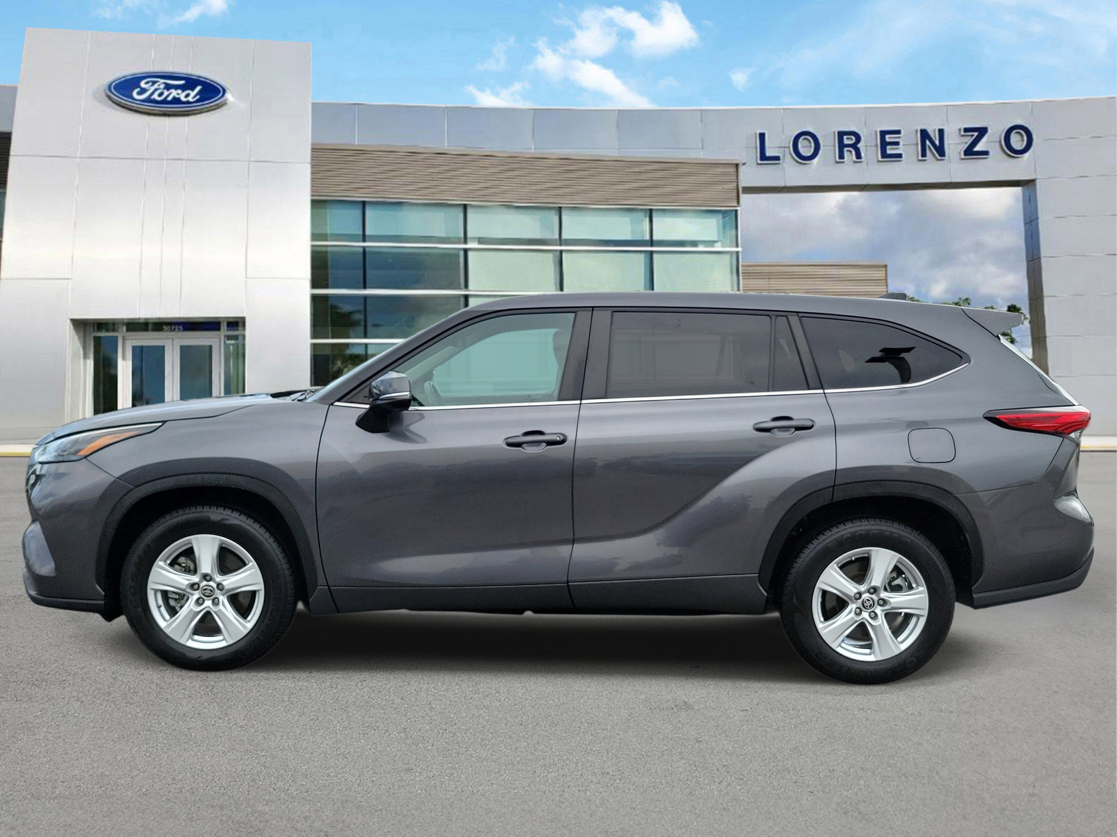 Used 2023 Toyota Highlander LE FWD image 8