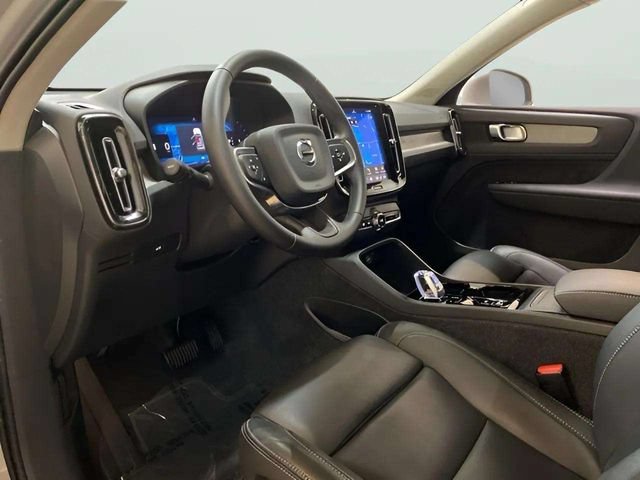 Used 2025 Volvo XC40 B5 Plus AWD/4WD image 61