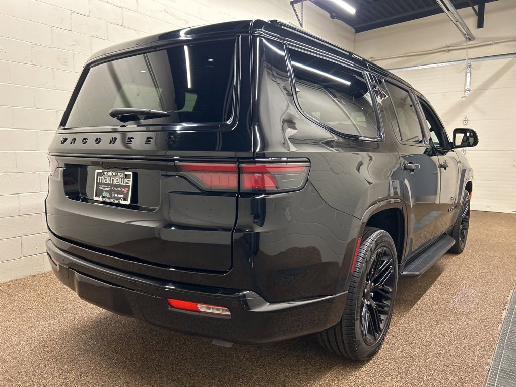 Used 2024 Jeep Wagoneer Series II AWD/4WD image 8