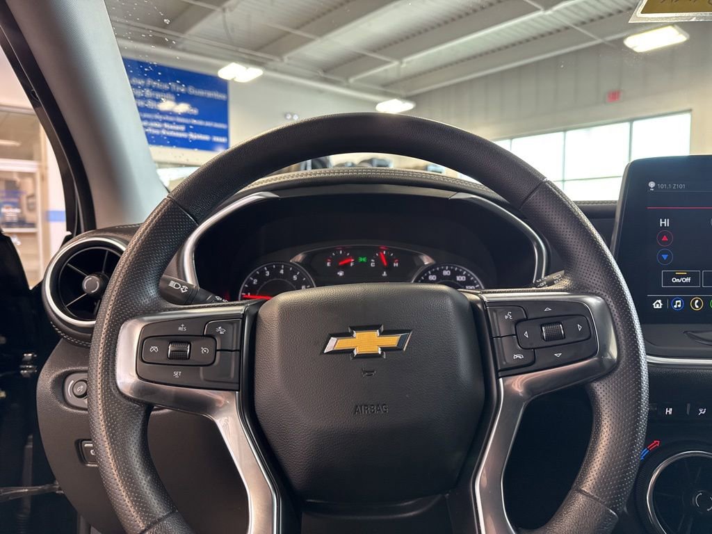 Used 2025 Chevrolet Blazer LT w/ Convenience Package AWD/4WD image 19