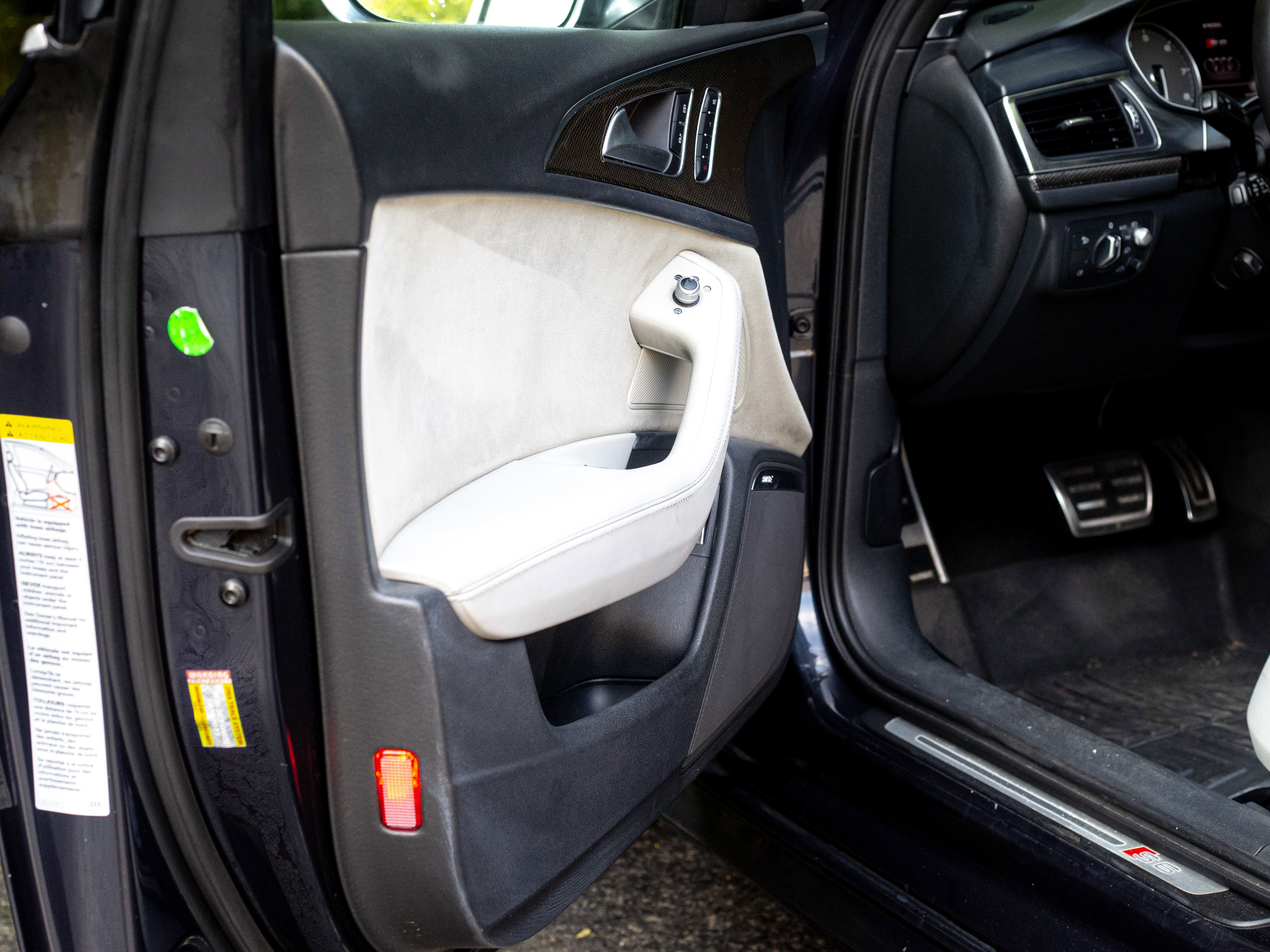 Used 2017 Audi S6 Prestige w/ S6 Sport Package image 16