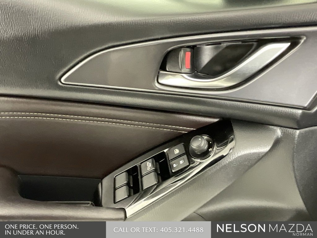 Used 2018 MAZDA MAZDA3 Grand Touring image 21