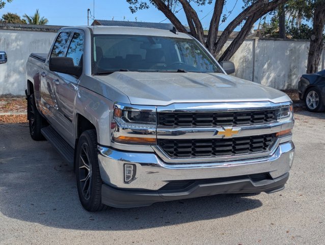 Used 2018 Chevrolet Silverado 1500 LT w/ All Star Edition image 3