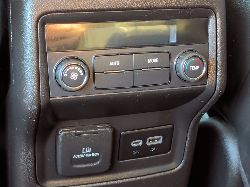 Used 2023 GMC Acadia SLT AWD/4WD image 32