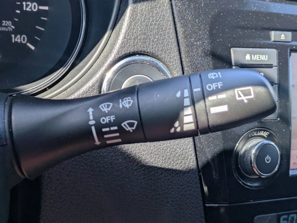 Used 2019 Nissan Rogue SV w/ Premium Package image 30