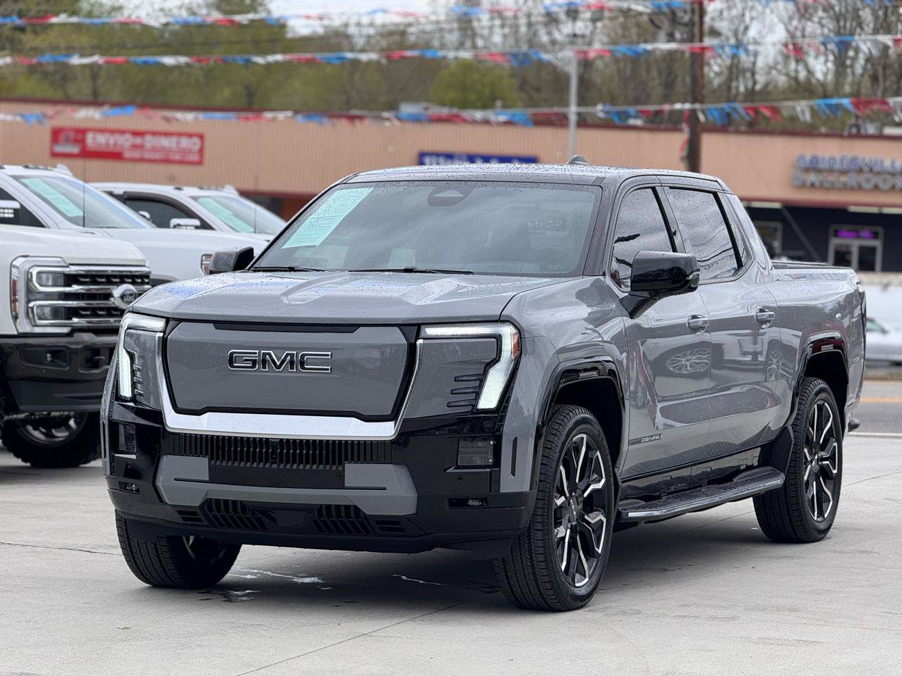 Used 2024 GMC Sierra EV Denali AWD/4WD image 5