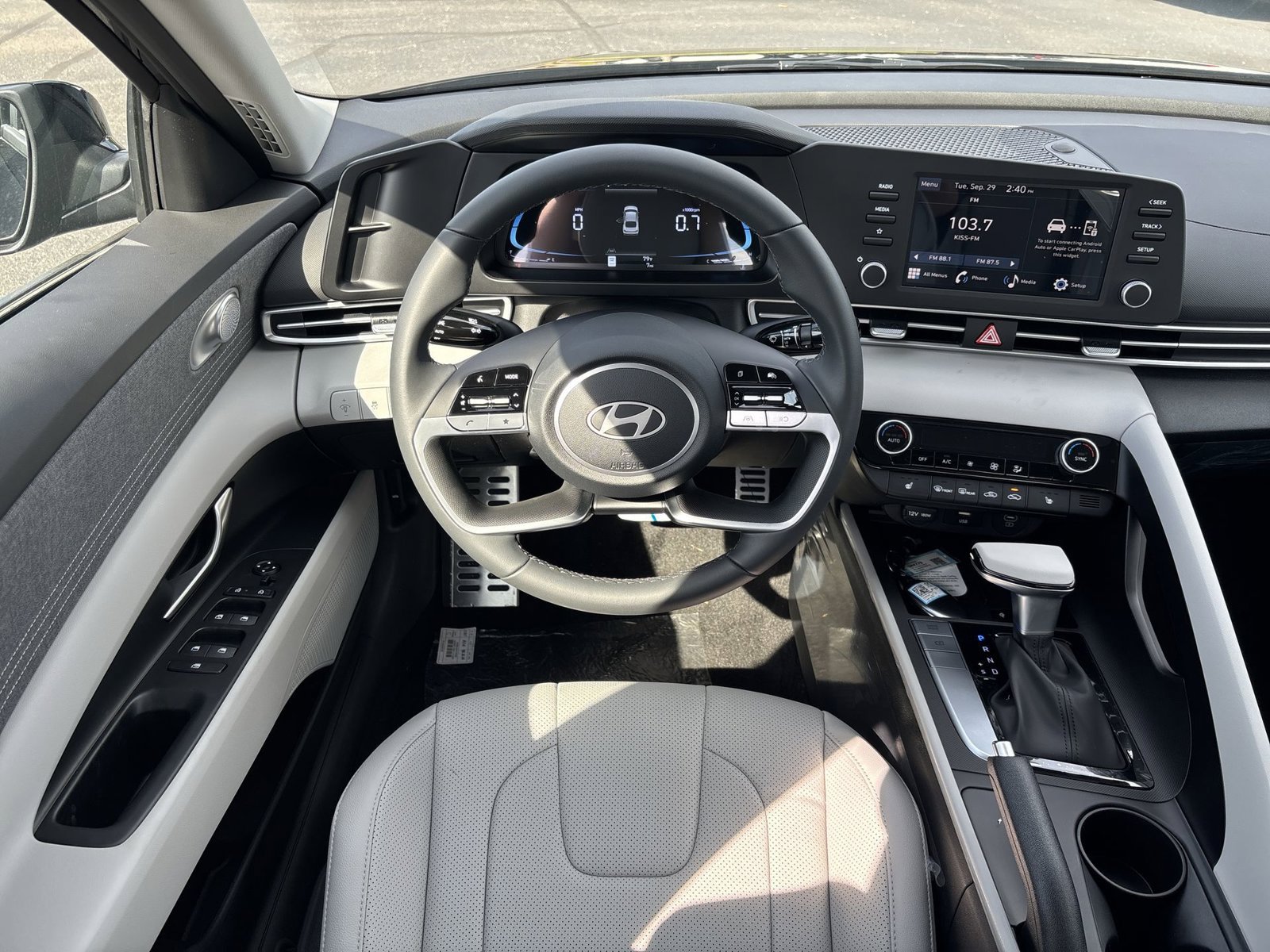 New 2026 Hyundai Elantra SEL Sport FWD image 16