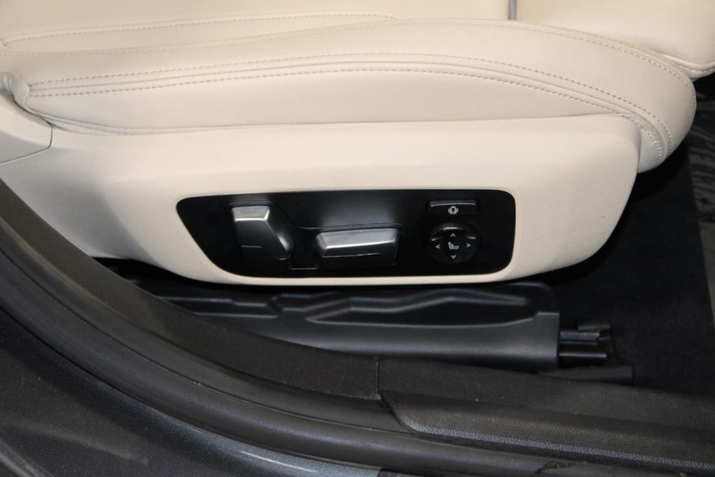 Used 2019 BMW 330i xDrive Sedan image 24