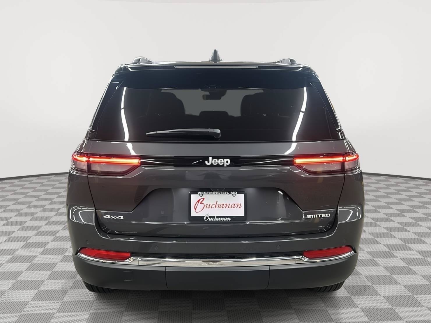 Used 2025 Jeep Grand Cherokee Limited AWD/4WD image 5