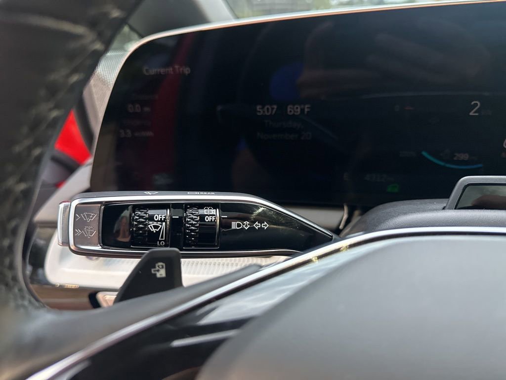 Certified 2025 Cadillac Optiq Sport 2 image 32