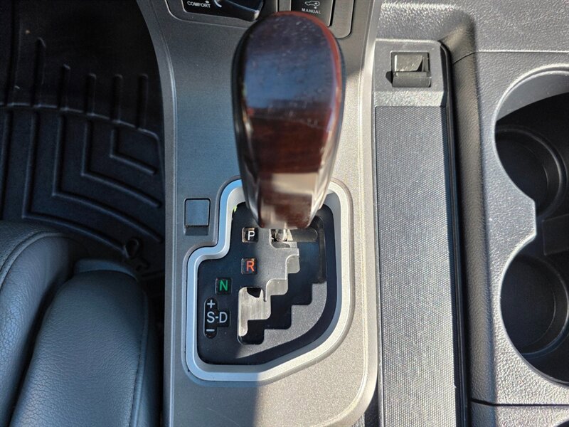 Used 2011 Toyota Sequoia Platinum AWD/4WD image 46