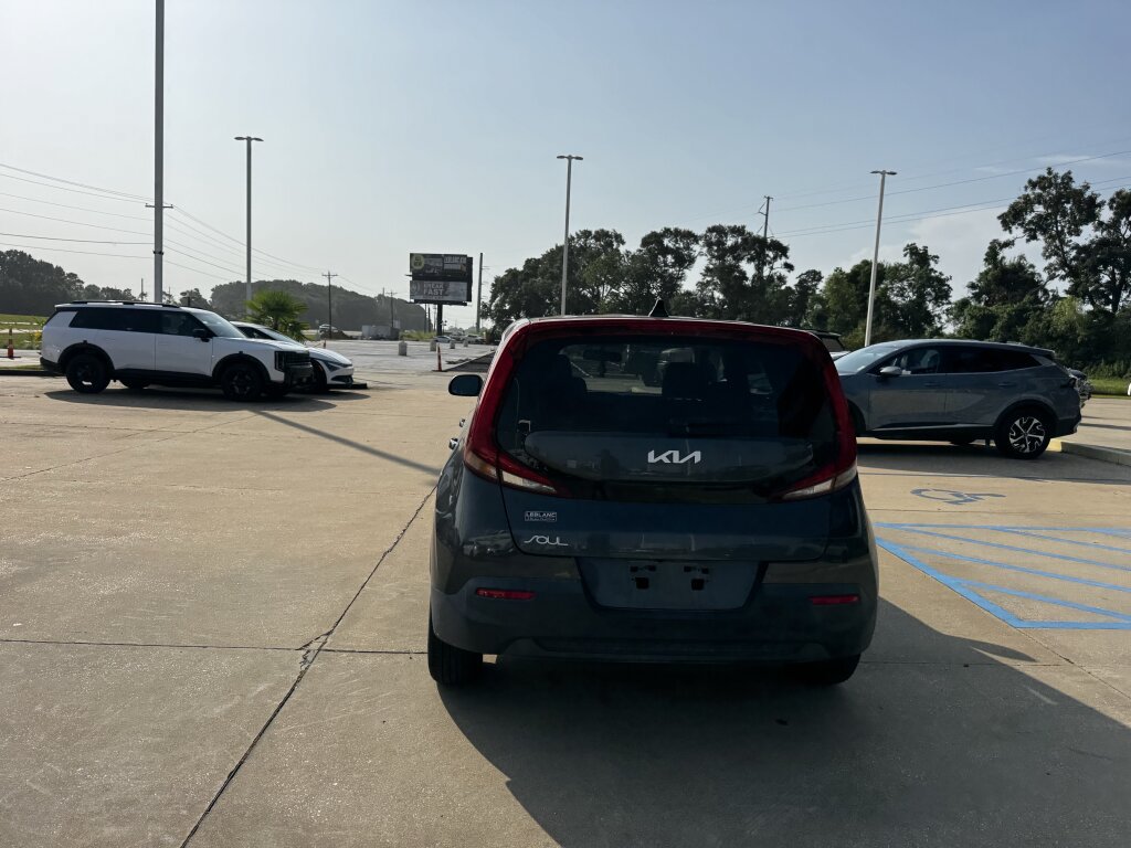 Certified 2022 Kia Soul LX FWD image 19