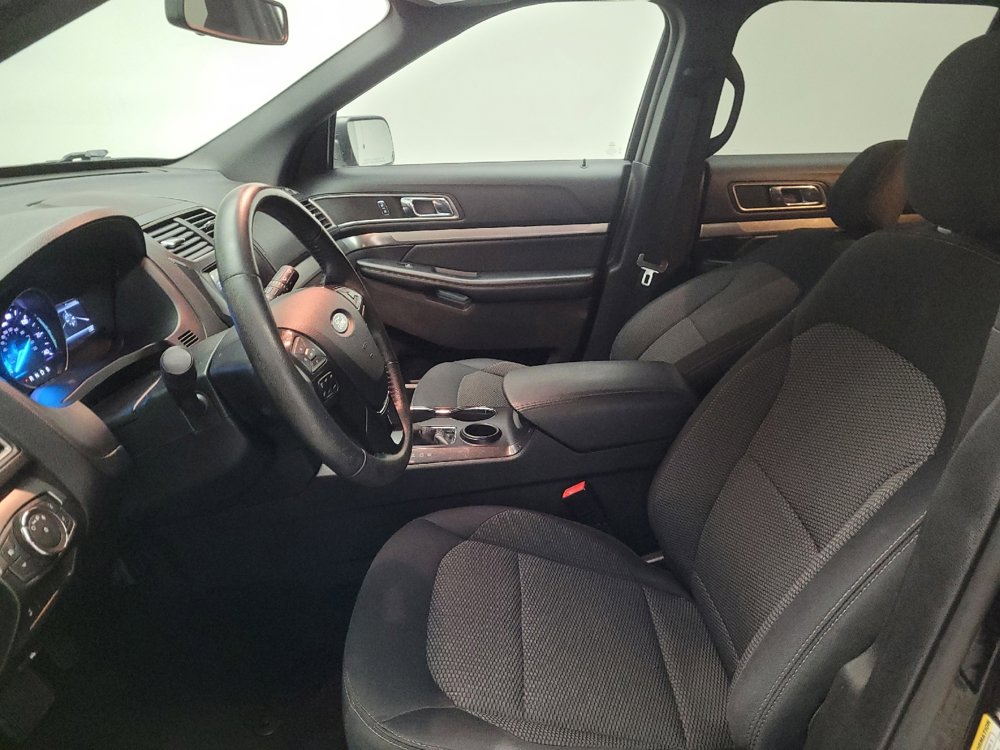 Used 2019 Ford Explorer XLT w/ Equipment Group 201A FWD image 17