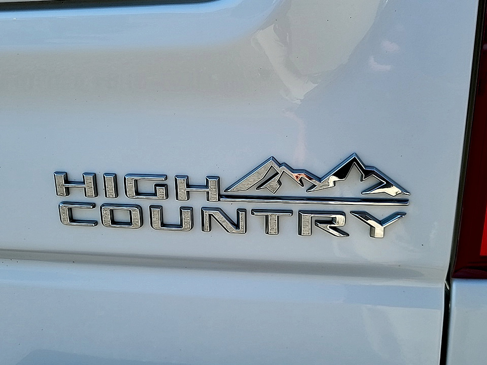Used 2024 Chevrolet Silverado 1500 High Country w/ Technology Package AWD/4WD image 36