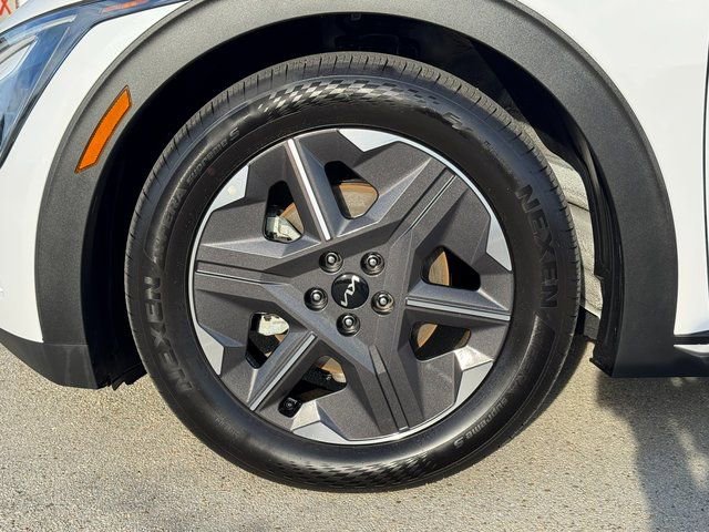 Used 2025 Kia EV6 Light image 13